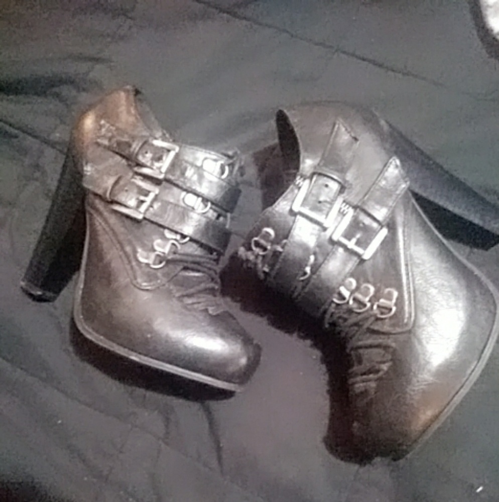 Cute Gothic Style Platform Heels